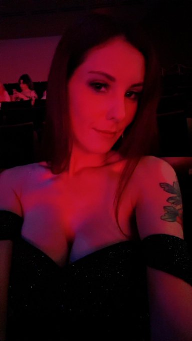 Thank you so much to everyone who voted for me! I didn&rsquo;t win but it was such an honor to be nominated<a href="/tag/mvsales"class="tags"><span>#mvsales</span></a>