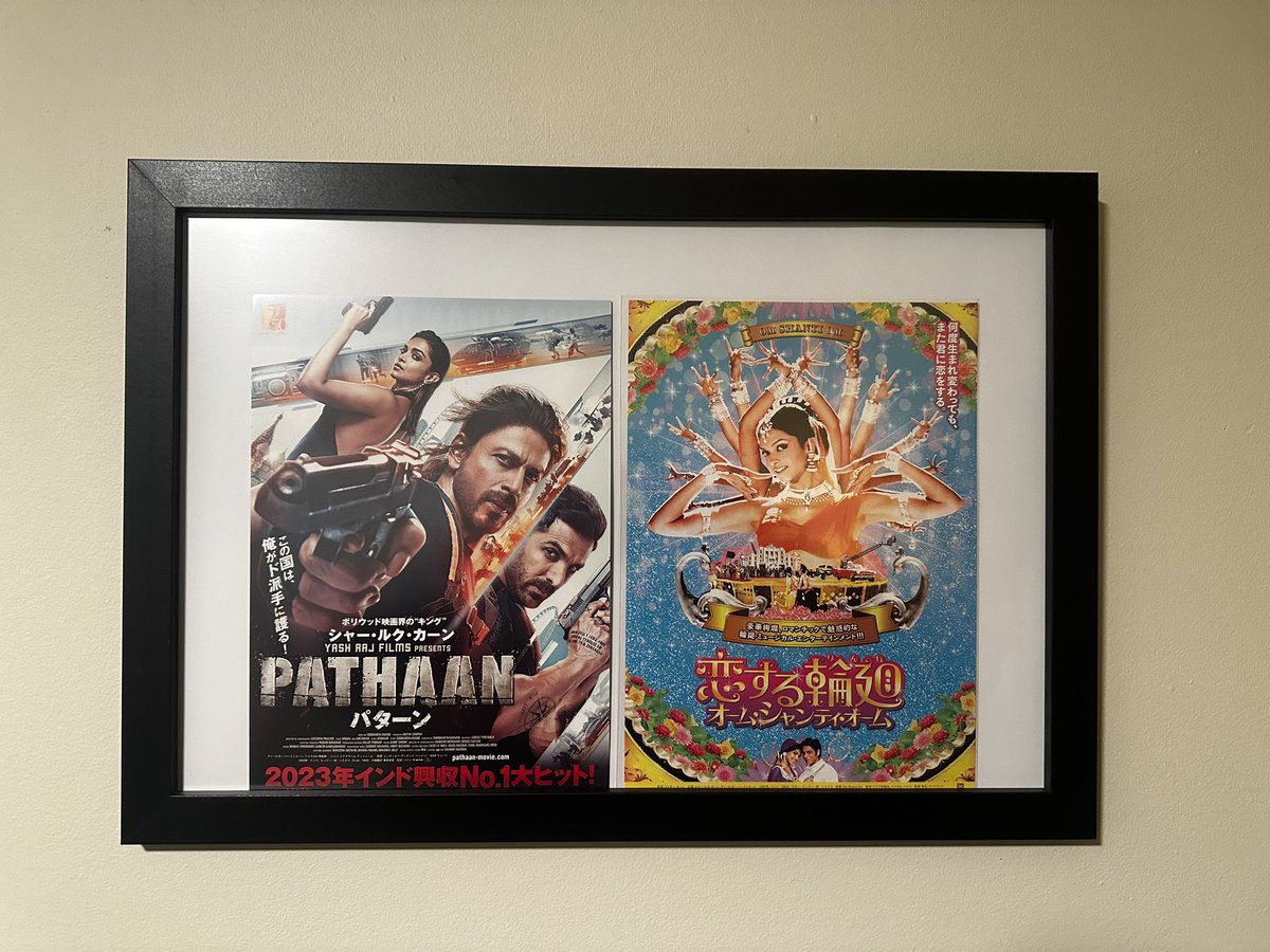 MankeeratSi's tweet photo. @iamsrk @iamsrk sir, your dialogue 'Agar kisi cheez ko dil se chaho...' from Om Shanti Om always motivates me. I have this rare poster of yours, dreaming of your autograph on it someday. It'd mean the world to me.✨ https://t.co/dIXzQ3xfbC
