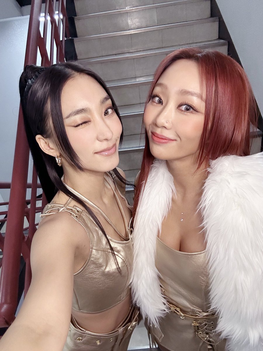 sistar_jpn's tweet photo. [📷]

皆さんのおかげで2週間とても楽しくて幸せでした😍
いつも応援してくれてありがとう😘

#SISTAR19 #シスター19
#ヒョリン #HYOLYN
#ボラ #BORA
#NOMORE_MABOY https://t.co/zRiWz2smse