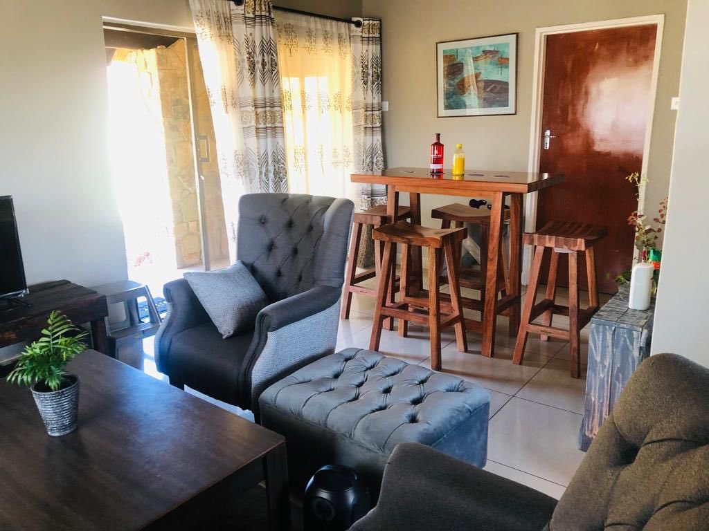 Pk_hvs's tweet photo. Nyanga - Holiday Home @ $100 per night for 4 adults (not charged per person).

Help me fill up this holiday home in Nyanga. Accepting flexible instalments. Fully furnished 2 bedrooms lodge, 4 adults max. 

Wi-Fi available for remote working.

WhatsApp me on: +263772137328 https://t.co/lWCLZmM3gN