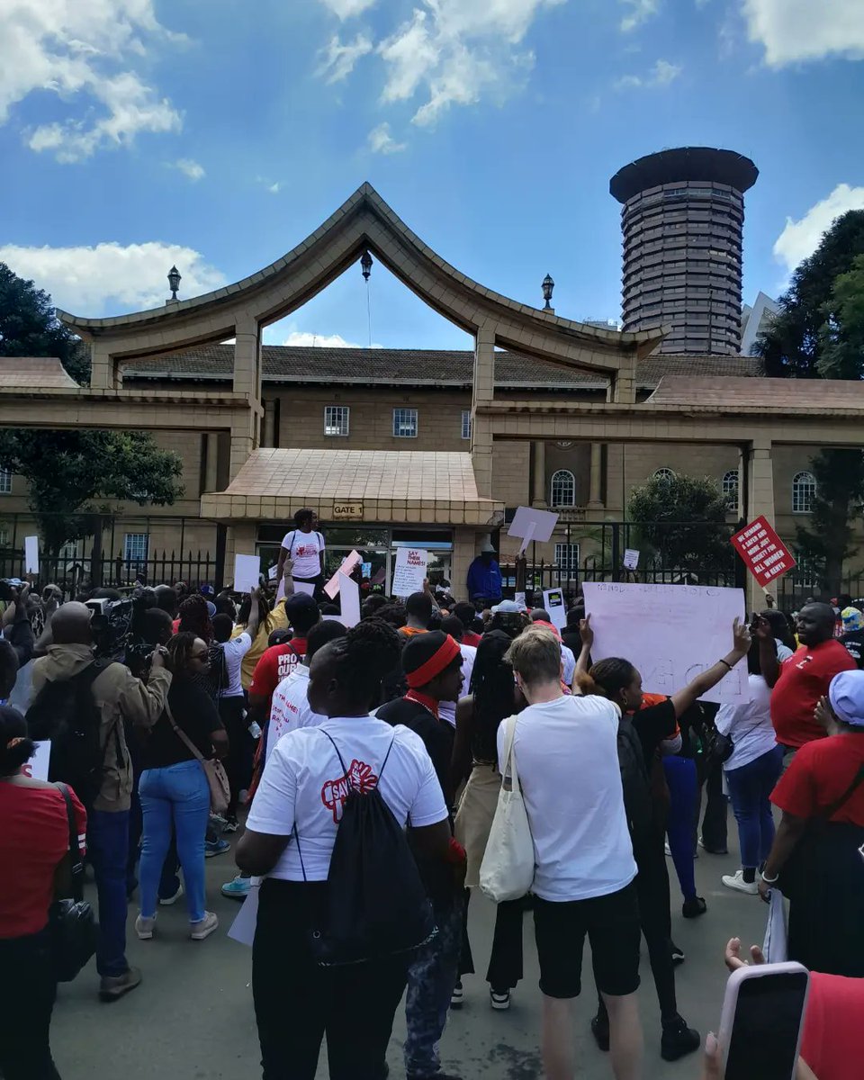 Am glad yesterday's match was a success . An all female squad deployed by government was a sign of sovereignty in female power .#WomenEmpowerment  Protecting women .#beingwomanshouldnotbeadeathsentence #Endfemicidein #kenya#justiceforwomen