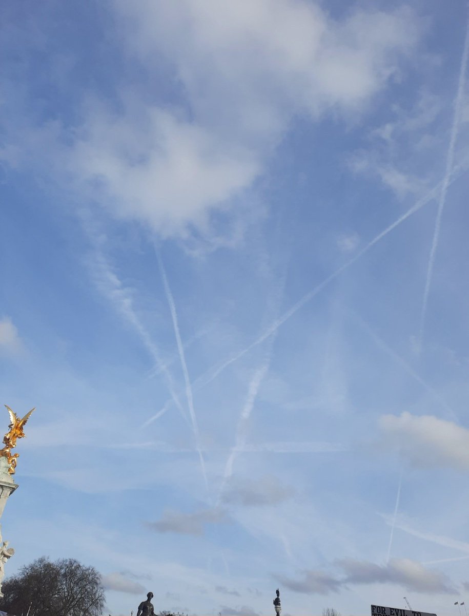 #London #occupythegetty yesterday. Didn't take many pics but look at the amount of #chemtrails .. #protectthechildren #childsexabuse #trafficking #sexeducation