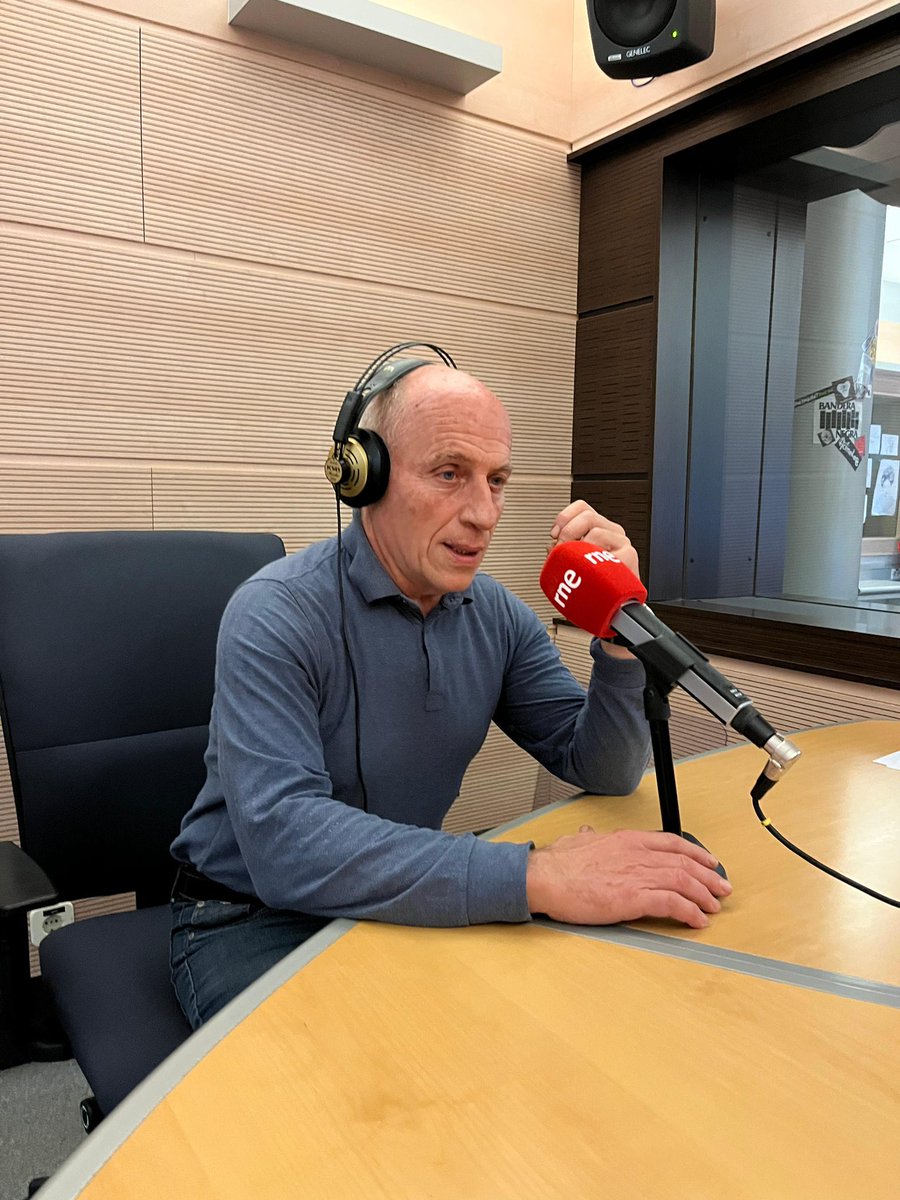 📣¿Te perdiste anoche el programa con el actor de #doblaje Antonio Esquivias? En <a href="/rtveplay/">RTVE Play</a> ya puedes disfrutarlo. Un programa de <a href="/radio5_rne/">Radio 5</a> con <a href="/svjimenez/">Salvador Jiménez</a> 

🔗 play.rtve.es/a/15934515