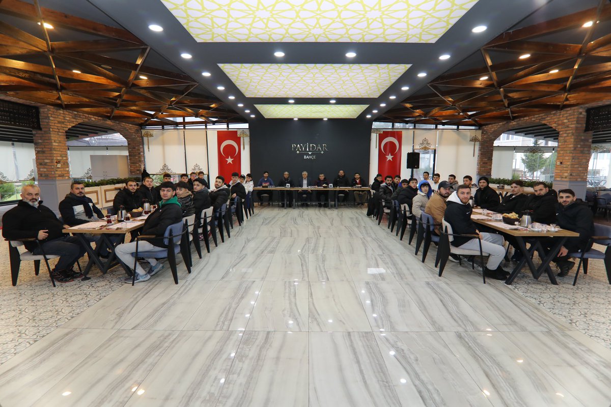 Erenlerspor’umuzun A Takımı ile bir araya geldik.

Kulüp başkanımıza, yönetim kurulu üyelerimize, teknik ekibimize ve sporcularımıza başarılar diliyorum.