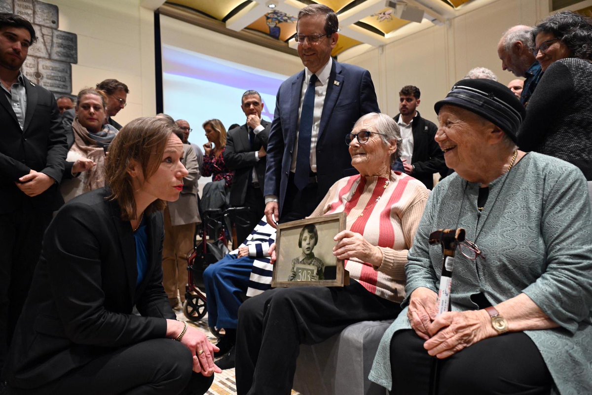 This week, I met two Jewish women who survived the Holocaust thanks to 'Kindertransports'. Their stories made a deep impression. They managed to escape from Nazi territory just before the war, unlike the millions of Jews who were ultimately murdered. 2/2