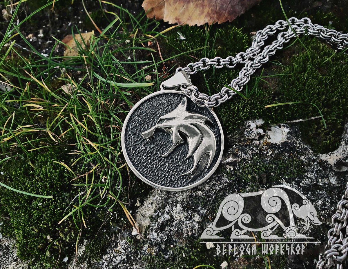 MjolnirJewelry's tweet image. Wolf school medallion

berloga-workshop.com/catalog/217-wo…

#berloga_workshop #handmade #silverwork #silverpendant #necklace #Witcher #medallion #cosplaypendant #witchermedallion #silvermedallion #wolfpendant