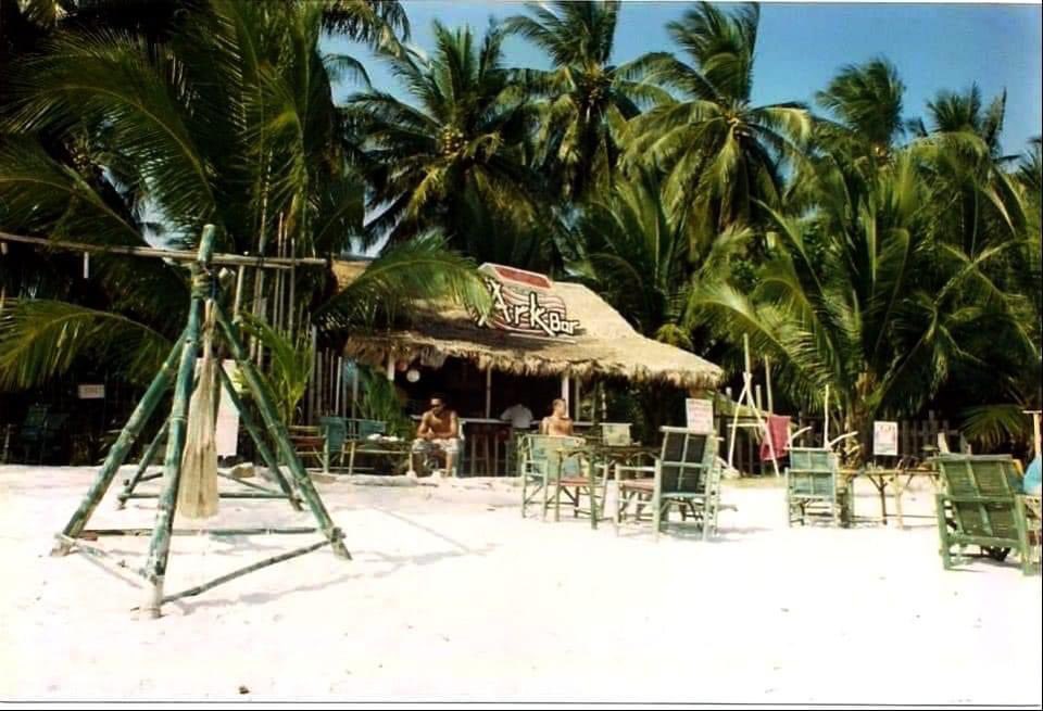 Ark Bar - 1991

#RetroSiam #KohSamui