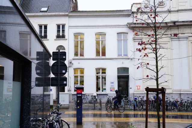 Van ‘safe houses’ tot algemene opvang: nieuwe opvangstudio’s op de Muide voor daklozen en slachtoffers familiaal geweld dlvr.it/T1zR7t