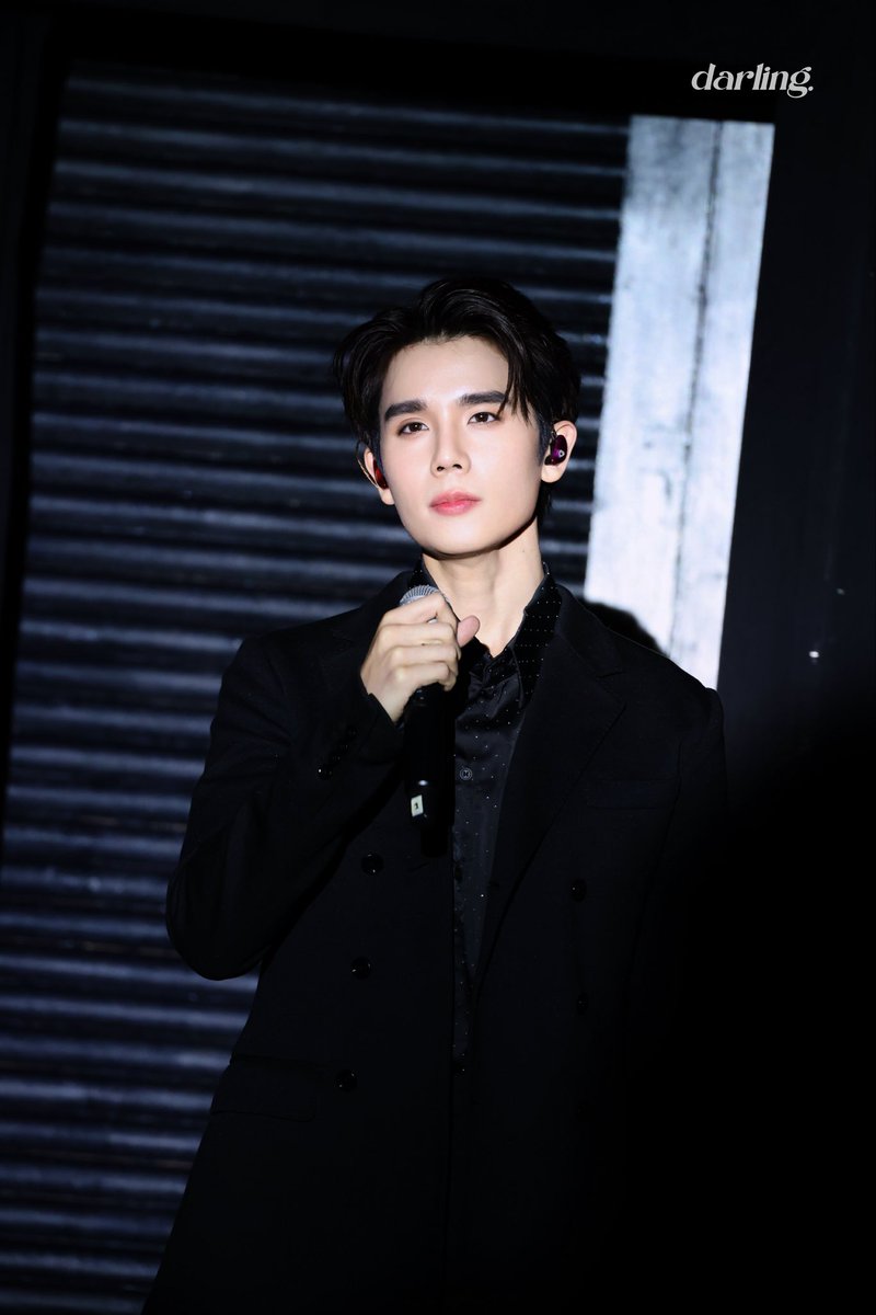 darlingx98's tweet image. ลืมลงหมอจิมเซ็ตนี้ไปได้ไงนะ 🥹~ ออร่ามาก ✨

#LastTwilightSeriesFinalEP
@jimmyyjp_ #jimmyyjp