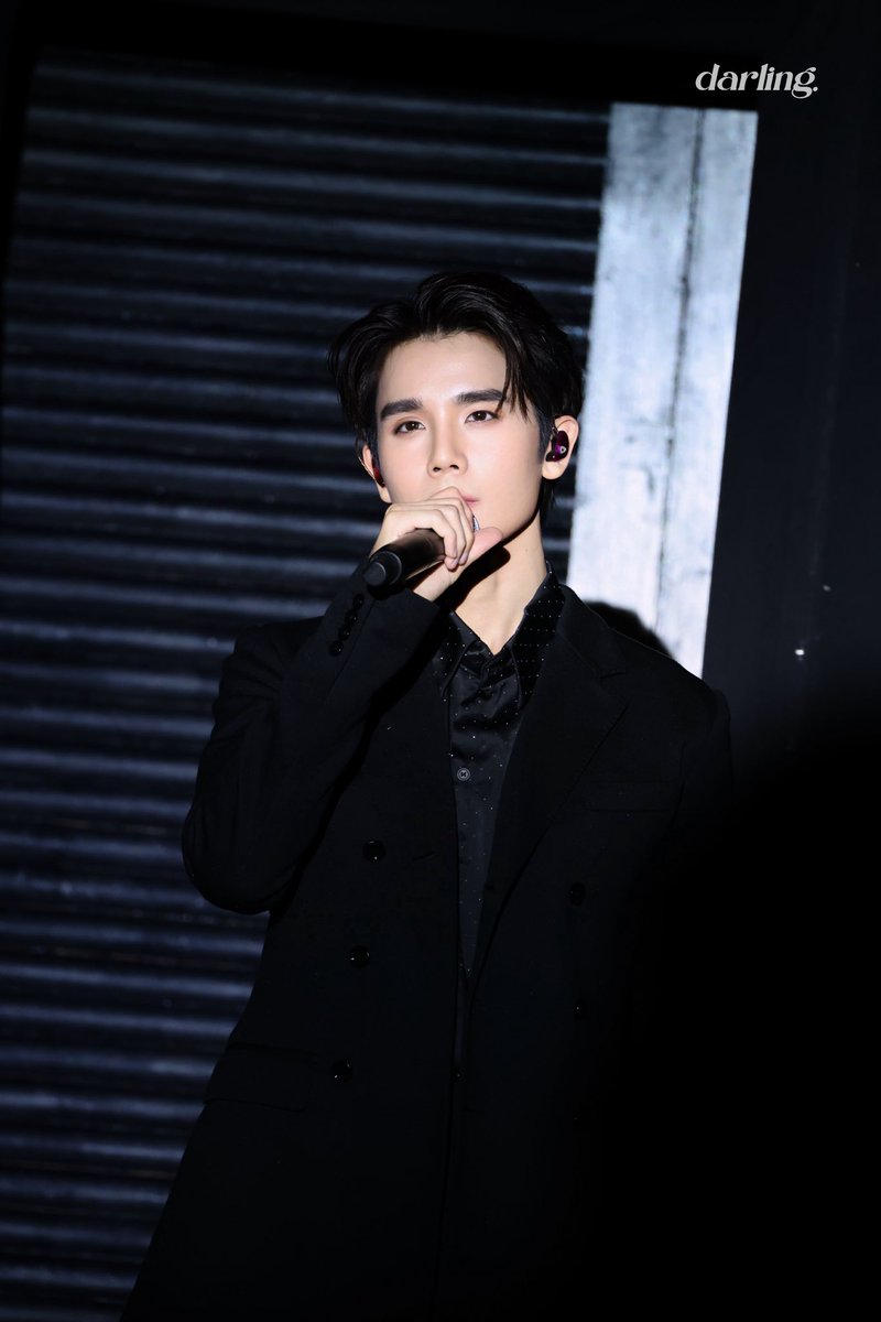 darlingx98's tweet image. ลืมลงหมอจิมเซ็ตนี้ไปได้ไงนะ 🥹~ ออร่ามาก ✨

#LastTwilightSeriesFinalEP
@jimmyyjp_ #jimmyyjp