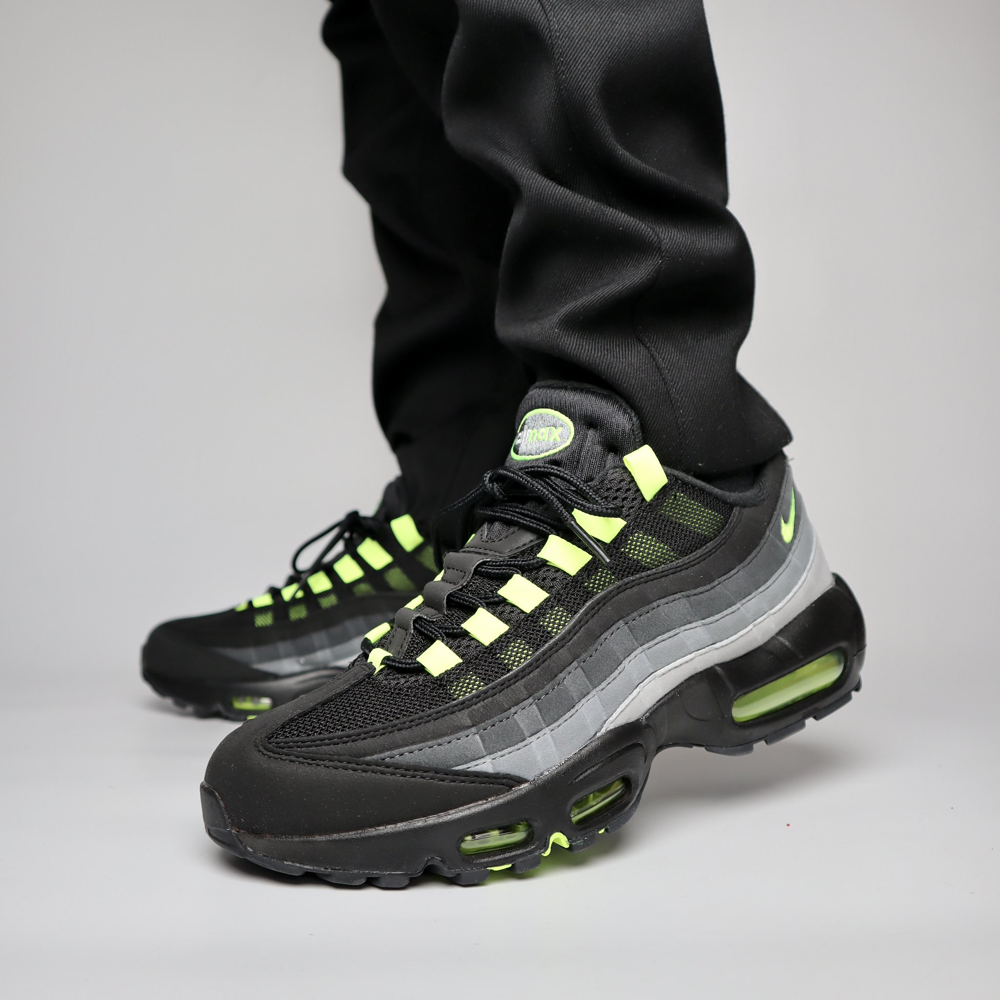 MoreSneakers on X