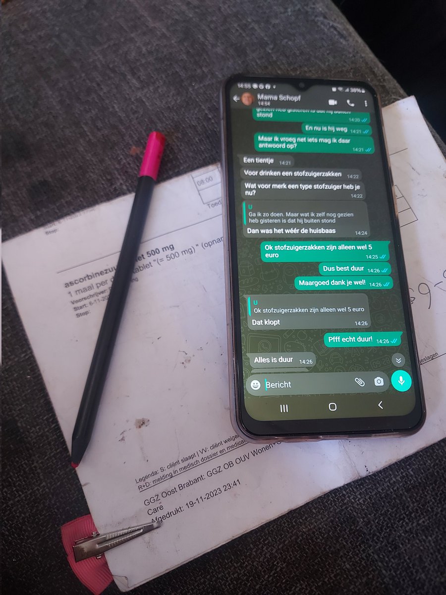 ZKOOLBOARD's tweet photo. DOING HOMEWORK #SAMENLIEF https://t.co/m237QI1CSm