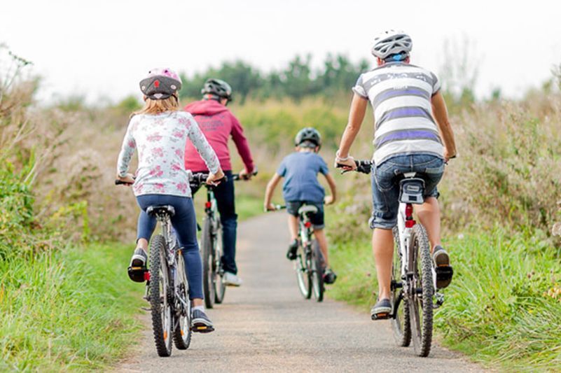 ChevertonCopse's tweet photo. Like to stay active on your holidays? Grab your bike, or hire locally, and see the stunning Island on a relaxing cycle or for the competitive types you can take on the more challenging Isle of Wight cycle routes.#cycling #isleofwight #drivelessseemore 🚲
https://t.co/LIuxbexO9v https://t.co/87V6wtuVLi