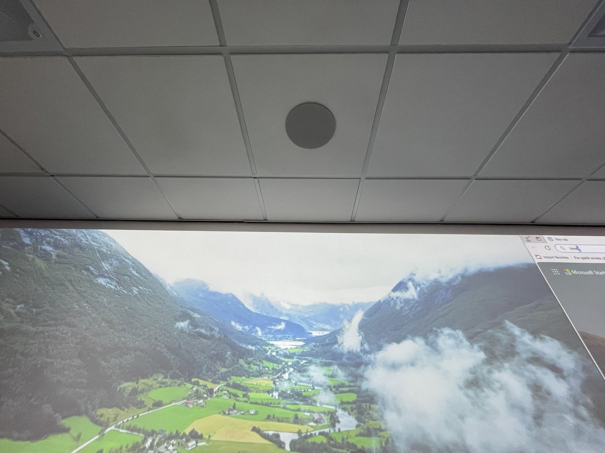 Education_IT's tweet photo. An elegant triple display install that really delivers.. just over 7m of teaching display with discrete in-ceiling audio @WCommonPS #JobPride #EdTech #EduIT #EduClassrooms https://t.co/DeOsdxGry0