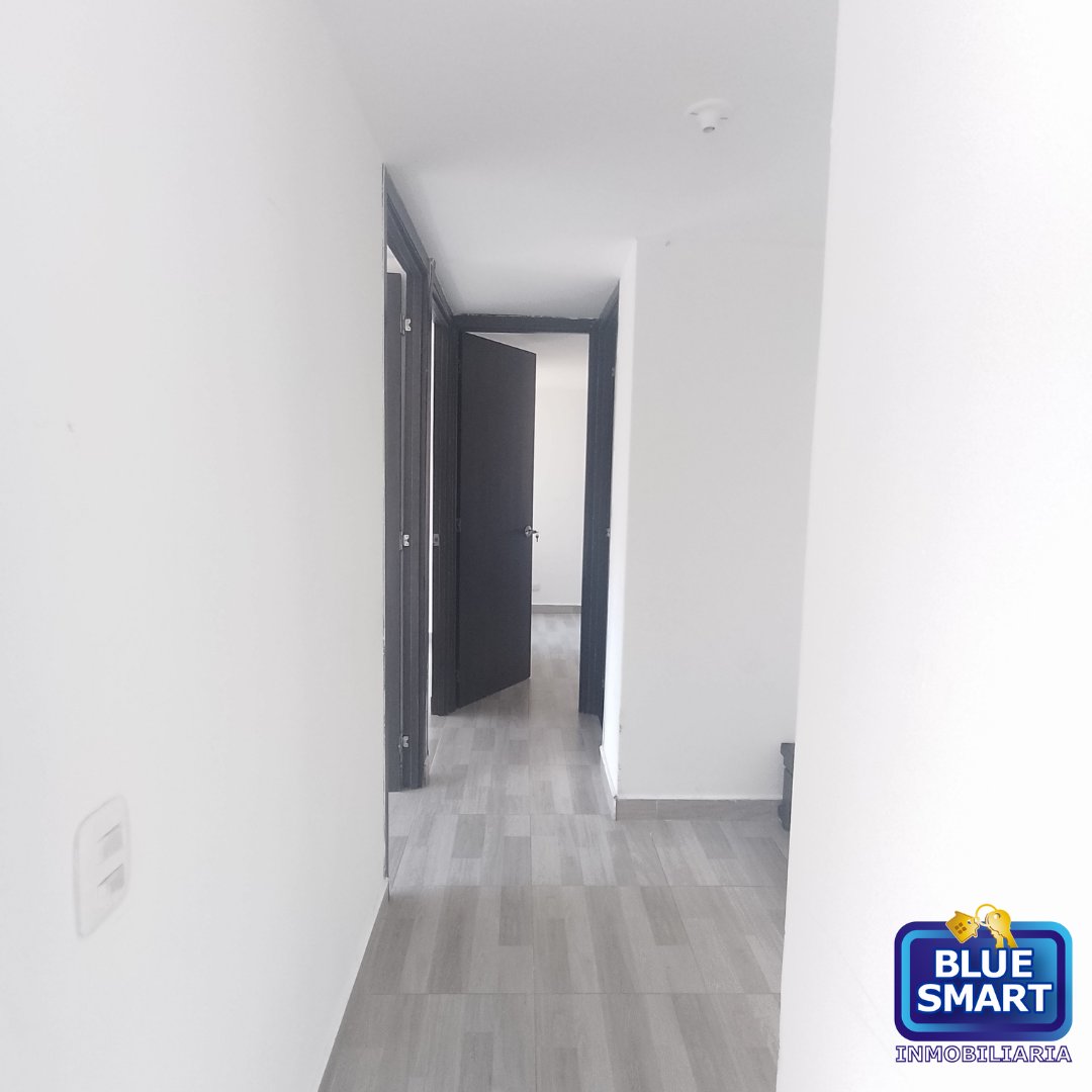 BlueSmartPrin's tweet image. ¡Se ARRIENDA Apartamento en Madrid - Cundinamarca! 🏡🌆
Encantador apartamento en Madrid, Cundinamarca, con 3 habitaciones y una habitación principal con baño privado. 
📱wa.me/573152594654