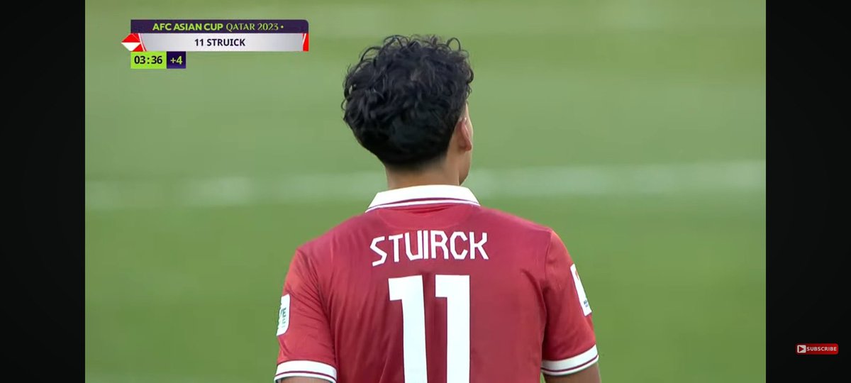 YuanaStyles_'s tweet photo. Ngakak ga berenti gegara nama jersey kebalik😭🙏 @rafaelstruick #TimnasDay https://t.co/8dojnYiqbV