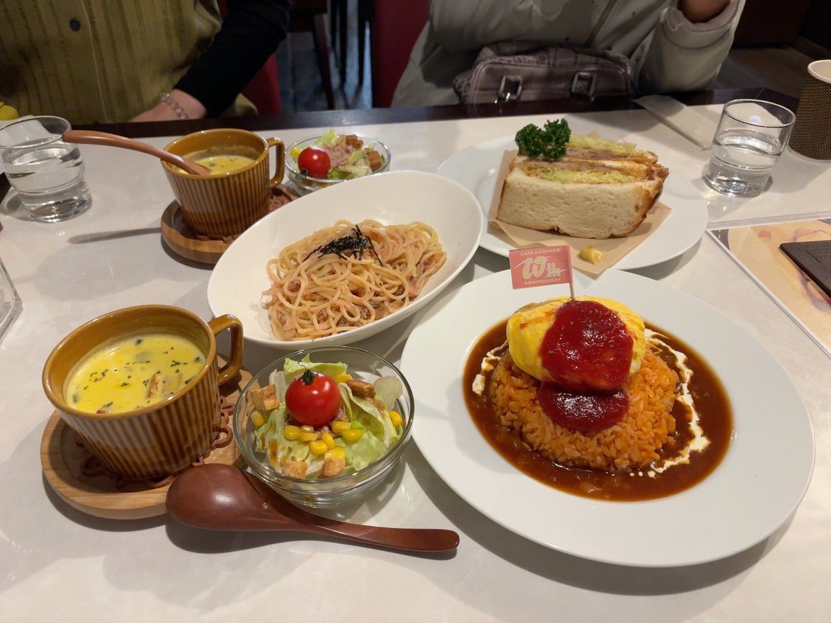 nyanpan2's tweet photo. キャトラムのデビュー・イベント、お陰様で大変好評のうちに終えられました。🥰結構絶え間ないお客さまのお越しの上、皆さんが熱心で素直でどんどん良い変化をしていくので、大きな充実感に満たされました。ありがとうございました。😊💗✨ https://t.co/B0CFbut7a3