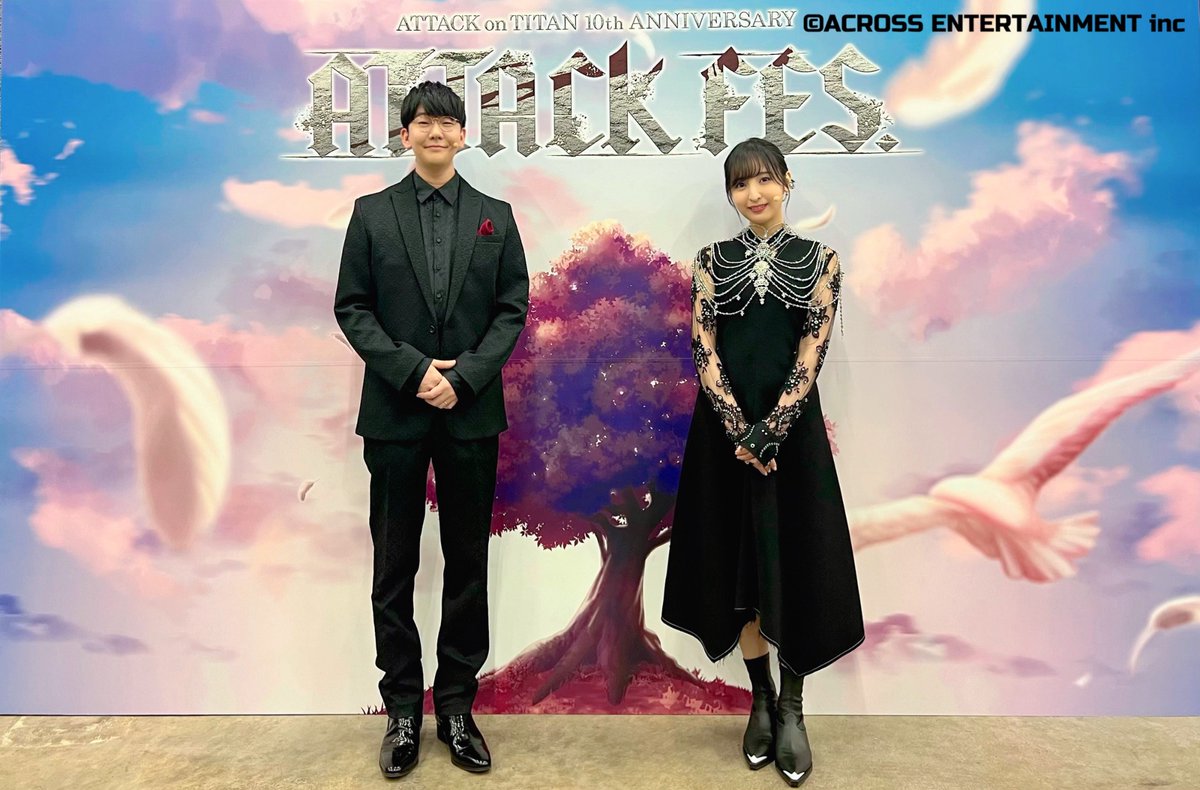 ACROSS_staff's tweet photo. 【スタッフ】
アニメ 進撃の巨人10th ANNIVERSARY
“ATTACK FES” 「Attack 音 体感 Final」にファルコ・グライス役の #花江夏樹 が出演させて頂きました！

ご来場頂いた皆様
ありがとうございました！

📸 ガビ・ブラウン役の #佐倉綾音 さんと☺️🙌

#shingeki
#ATTACKFES 

⚔️  🔥　⚔️  🔥　🕊️   🕊️ https://t.co/LdNCtt3mUG