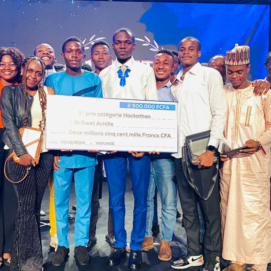Akofena_Digital's tweet photo. Akofena Digital was invited to the 1xbet ehub hackathon, where we tackled the challenge of finding a solution to a sport problem.Happy to announce that we won the 1st place victory! and received the price from @SamuelEtoo #AkofenaDigital #HackathonChampions  #Winners #1xBetEhub https://t.co/6aYEfCqrnq
