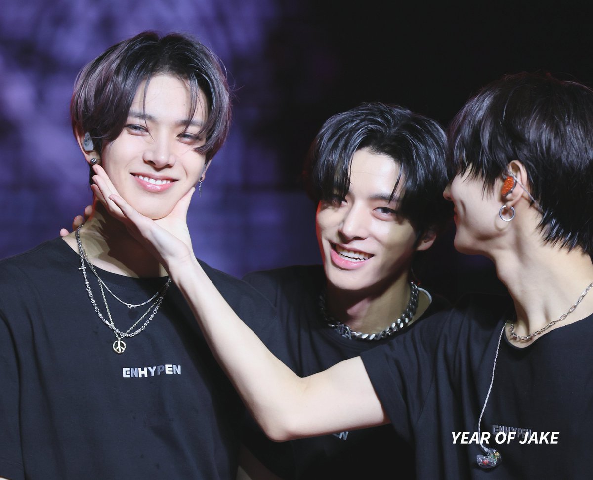 240128 FATE in Macau
히든이형 인기많네
#JAKE #제이크 #엔하이픈 #ENHYPEN