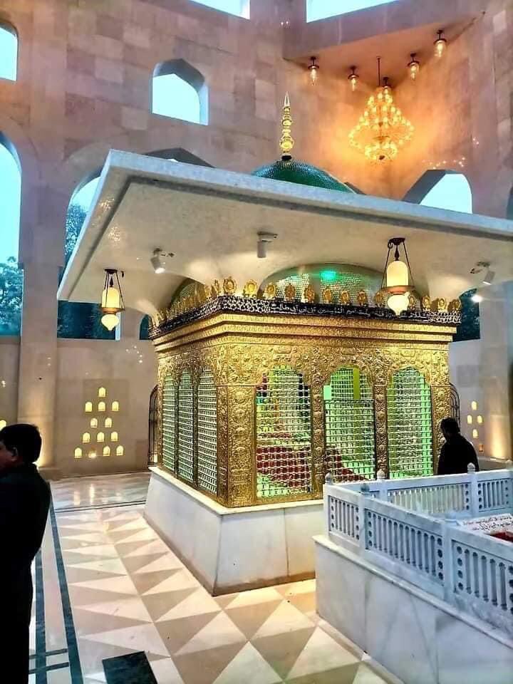 Beautiful pictures of Newly reconstructed Shrine of Bibi Ruqaya known as bibi Paak Daman daughter of Imam Ali (ع), beloved sister of Maula Abbas (ع) located in Lahore Pakistan 💗