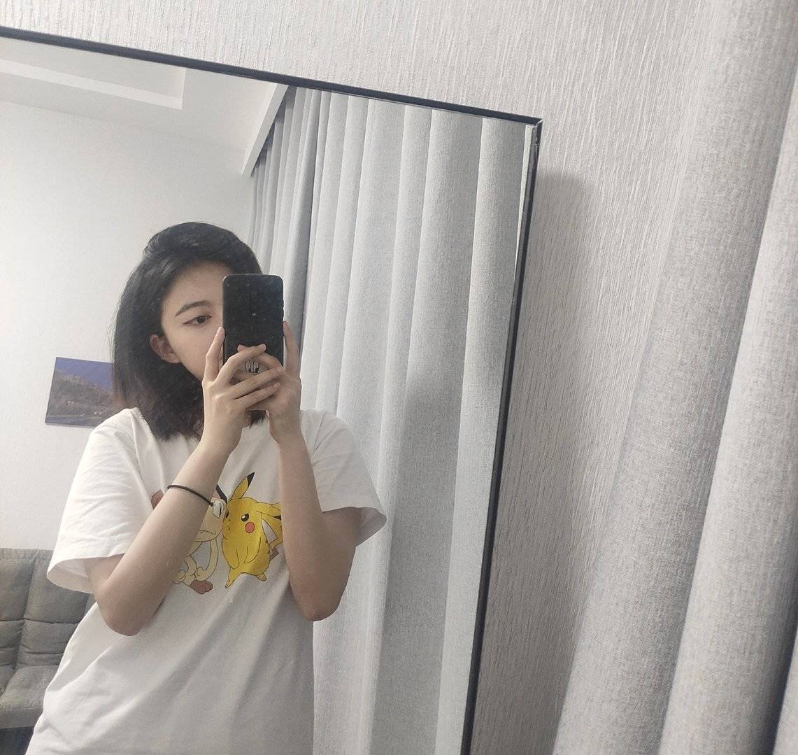 作为已婚人妻，漏个脸，想被射脸上，想在镜子面前做
#广州 #母狗 https://t.co/H3ORnlndY2