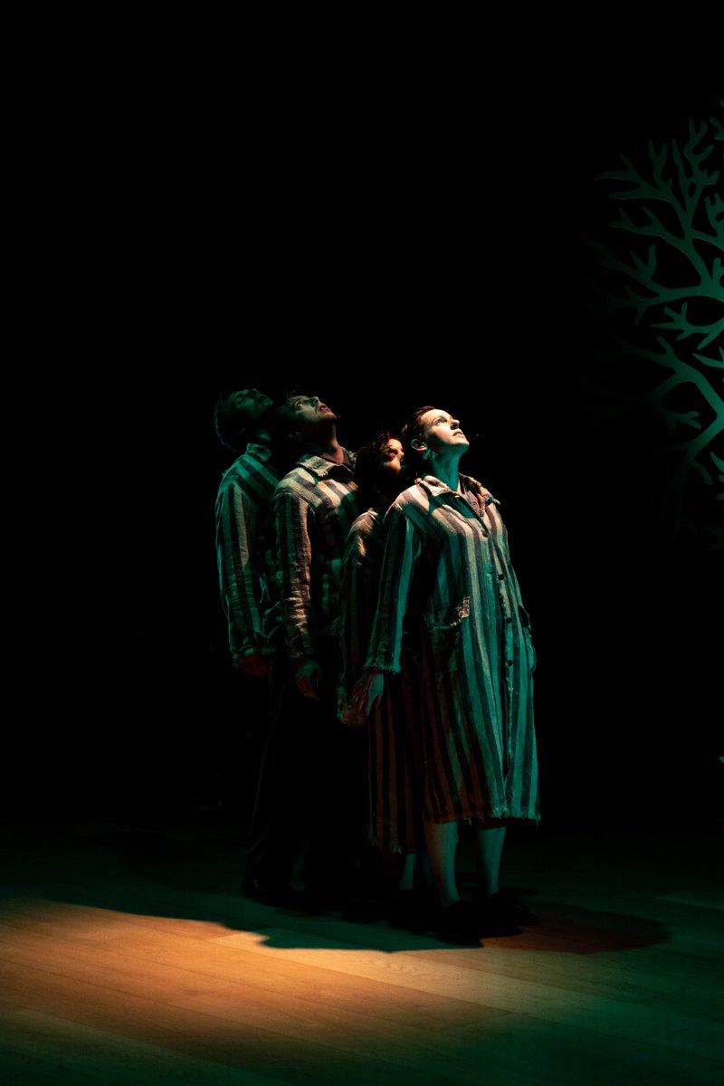 VoicesoftheHolocaust tweet media