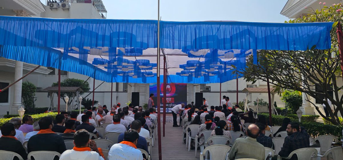 KuldeepChavdaK1's tweet photo. સુરત મહાનગર ભારતીય જનતા પાર્ટી દ્વારા વોર્ડ 2 નંબર બુથ નંબર 383 માં ગુજરાત સરકારના મંત્રી શ્રી@mukeshpatelmla જી મેયર શ્રી@DaxeshMavani જી અને કાર્યકરોની ઉપસ્થિતિમાં વિશ્વ નેતા પ્રધાનમંત્રી શ્રી@narendramodi નો મન કી બાત કાર્યક્રમ નિહાળીઓ https://t.co/QGcfM6iFNs