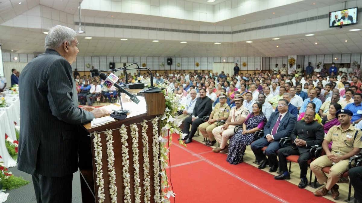 VPIndia's tweet photo. Hon'ble Vice-President, Shri Jagdeep Dhankhar, who is ex-officio Chancellor of Pondicherry University, interacted with students of the university on the theme 'Viksit Bharat@2047' during his visit to Puducherry today. @DrTamilisaiGuv @PU_PondyUni https://t.co/8XxAWy3zNA