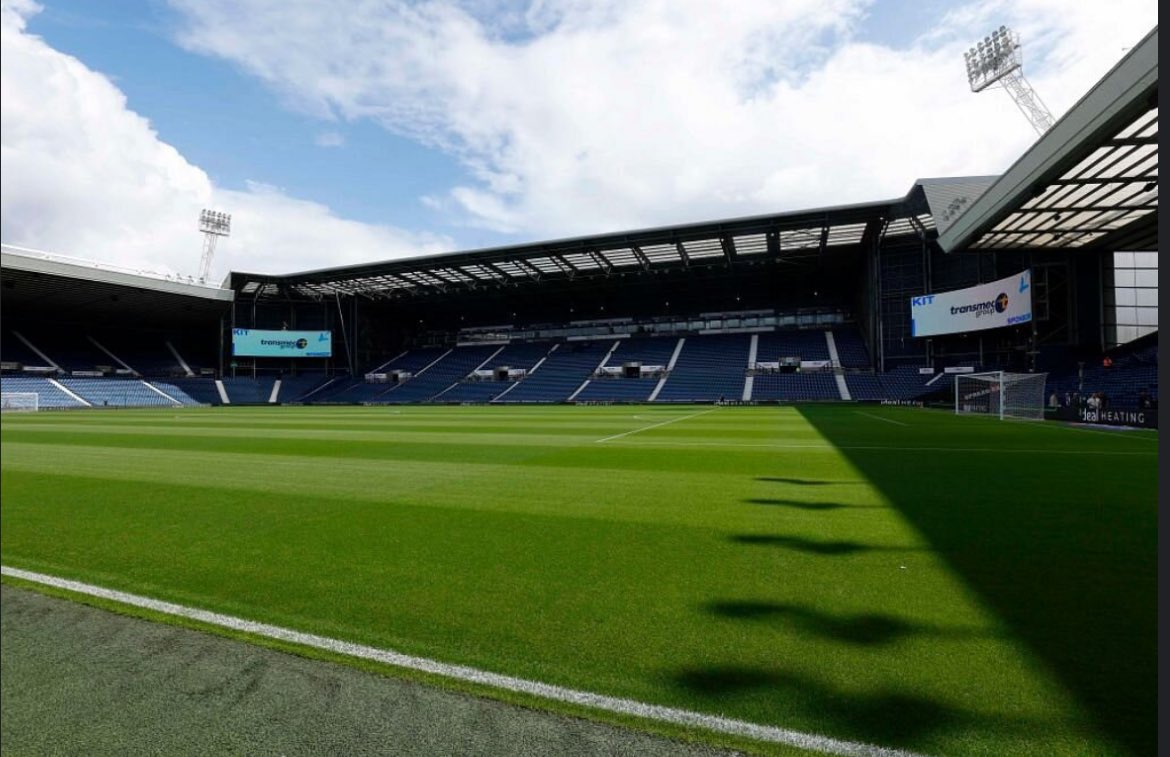 probablynotsn's tweet photo. The stadium:               The owner: https://t.co/RVWCvgtrW5