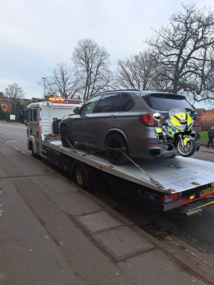 Stop at #LongEaton for excessive exhaust smoke.
Driver found to have a revoked driving licence.
Recovery for one, #s165.

#opsbikes