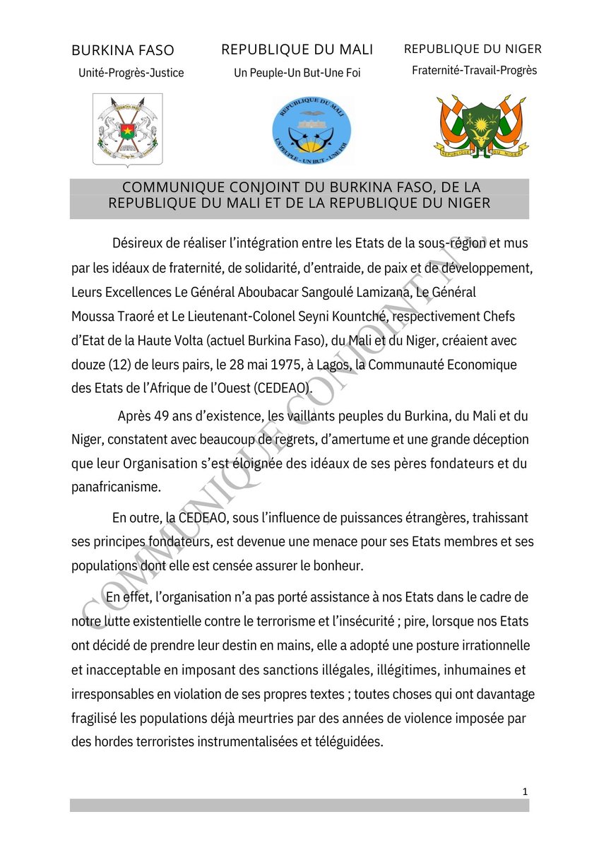 MaliMaeci's tweet photo. Communiqué conjoint du 28 janvier 2024 par lequel Leurs Excellences, Le Capitaine Ibrahim TRAORE, Le Colonel Assimi GOITA et Le Général de Brigade Abdourahamane TIANI, respectivement Chefs d’Etat du Burkina Faso, de la République du Mali et de la République du Niger, décident du retrait sans délai du Burkina Faso, du Mali et du Niger de la Communauté Economique des Etats de l’Afrique de l’Ouest (CEDEAO).