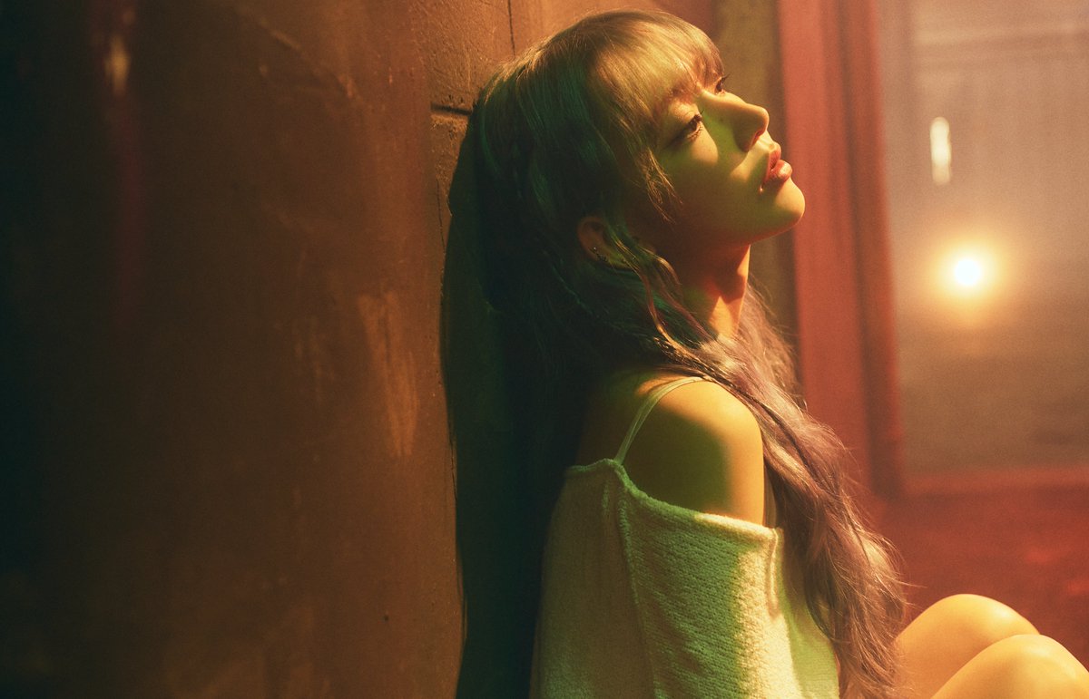 SOURCEMUSIC's tweet photo. LE SSERAFIM 3rd Mini Album 'EASY'
CONCEPT PHOTO
SHEER MYRRH
#SAKURA #사쿠라

https://t.co/ervY9CqSXk
2024.02.19 6PM (KST)

#LE_SSERAFIM #르세라핌
#LE_SSERAFIM_EASY #MakeItLookEasy https://t.co/uE4V8Ynbh9