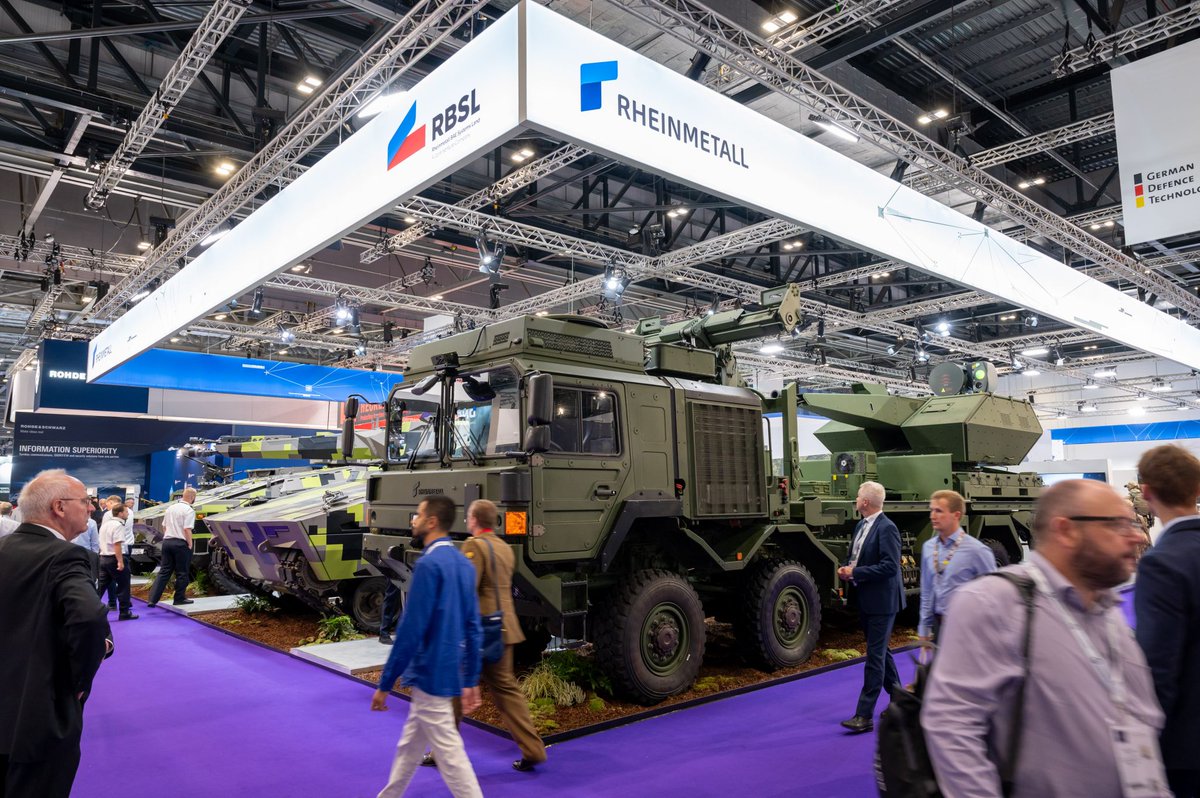 Allegedly, this is one of up to four Skynex shooters, which are part of the Skynex air defence system financed by Germany for #Ukraine. Destroyed.

Even if I have to admit that it looks similar, and I can't explain what is being loaded/pulled at the rear, it should be noted that