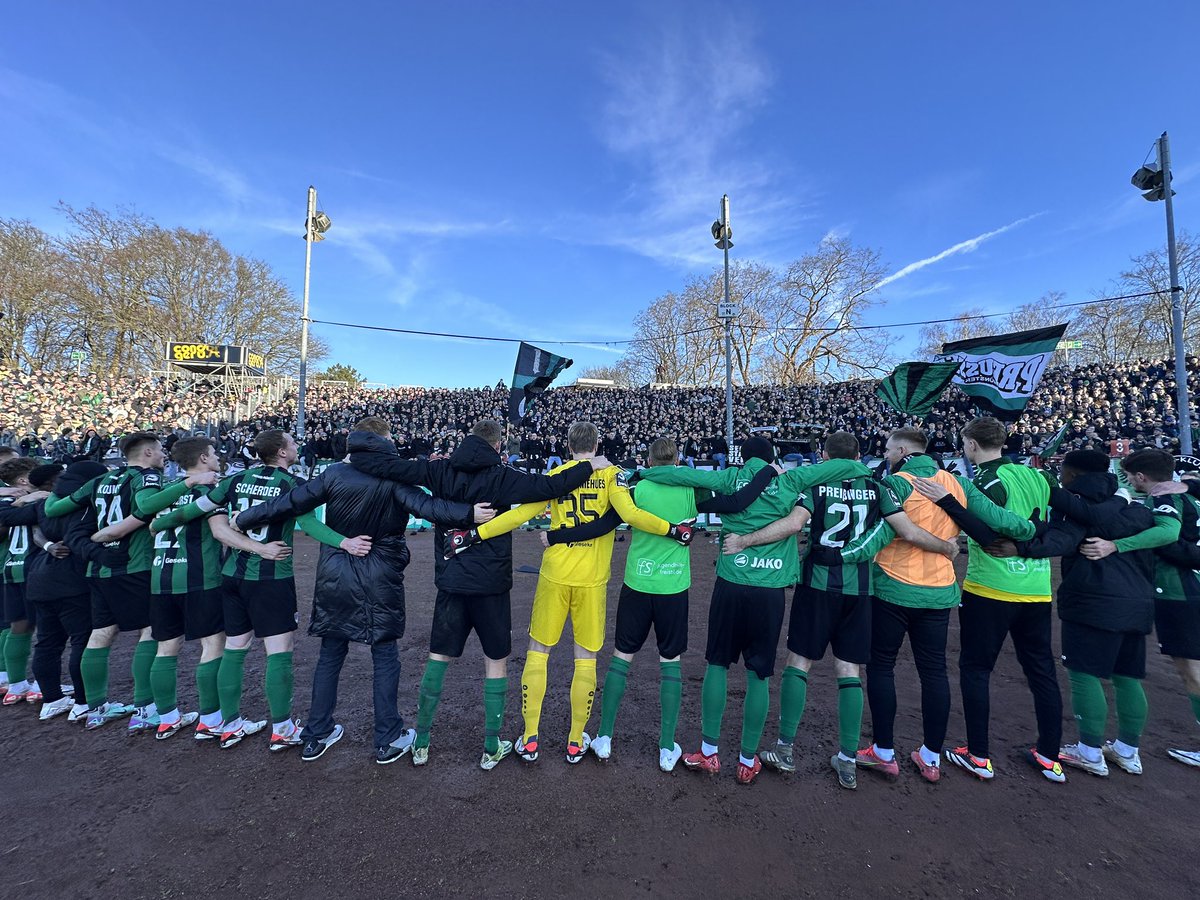 100ProzentSCP's tweet photo. Hach 😍 -#scprwe https://t.co/I1wUb7ivmN