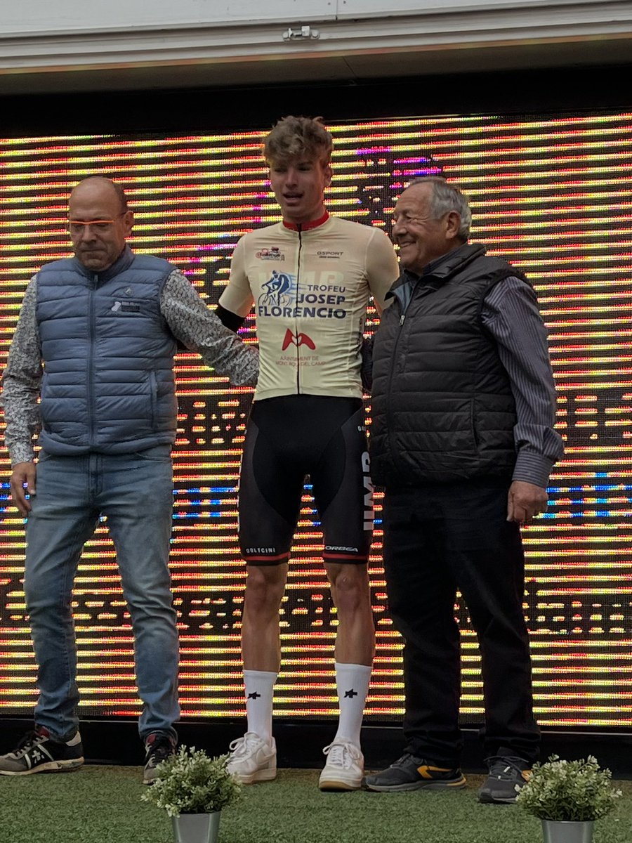 teammpgroup's tweet photo. Gran inicio de temporada y de debut en la categoría para Albert Roca, 🥇y consiguiendo la 1a victoria del equipo, donde ha logrado imponerse al sprint final a sus compañeros de fuga en el #trofeujosepflorencio 🏆 por equipos y 🥇en PM. https://t.co/iSNNXgU0ot