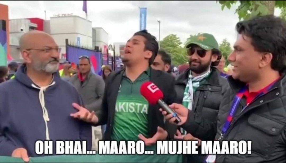kyakarunmarjaun's tweet photo. Me using insta and random videos of first year students popping up with more than 50k likes and they have their own channels and some of them have GFs and BFs.
Me in my first year memorising k prof k written mein satya likhni he or viva mein satya se sir k samne kuch ni bolna. https://t.co/DVDbFCCymy