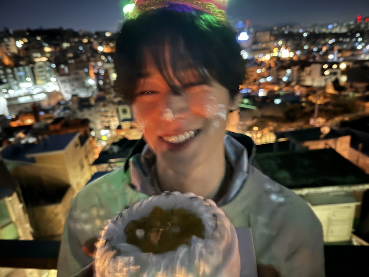 dailyljy's tweet photo. 240128 🐱💬 [11:31pm kst]

juyeon sent more photos from his birthday 🎂 https://t.co/os3cdleVj0