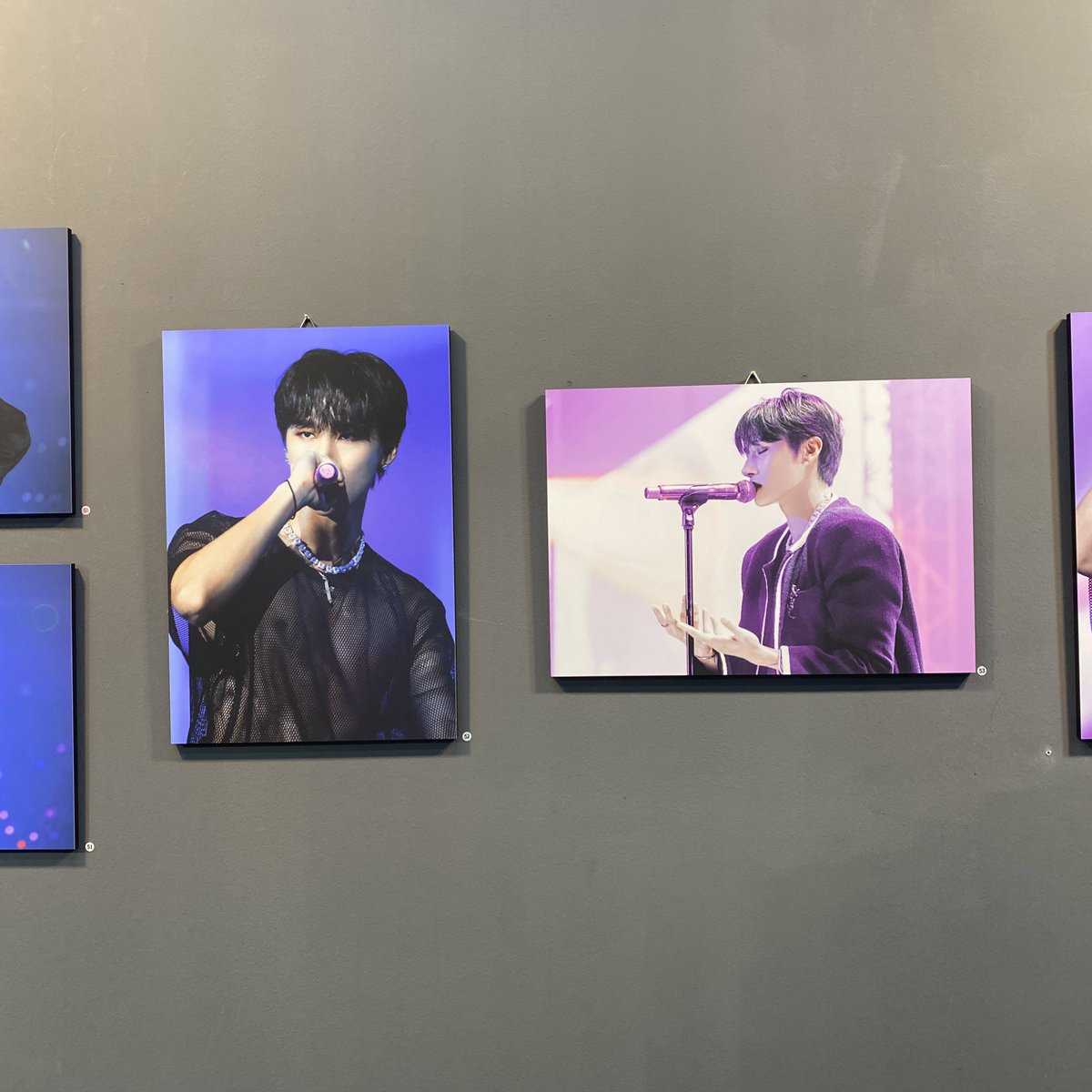 newpower_s2's tweet photo. 💜네버마인드 아트라운지

커다란 화면으로 보는 창균이 아름답네요,,
덕구들 함성 포인트 똑같은 거 넘 즐거웠다😌

#is_this_love_im https://t.co/HfEZGFxLWk
