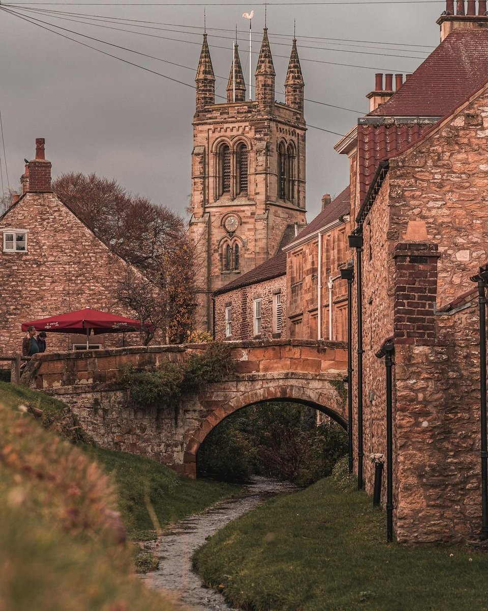 visitnorthyork's tweet photo. Happy Sunday from Helmsley 👋

Which image do you prefer?
A or B https://t.co/Is57ZLTmv8