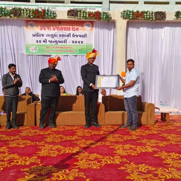 THO_Prantij's tweet photo. NQAS certificates distribution to AAM Raslod, Nananpur and CHC Prantij and 100% ABHA generation certificates distribution to PHC Poglu on the occasion of Taluka level celebration of 75th Republic Day @CdhoSabarkantha @sabarkanthadp @MoHFW_GUJARAT @NHMGujarat https://t.co/mD2gWcZ32M