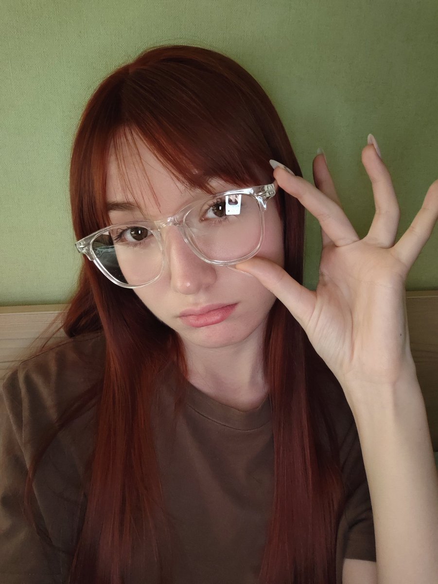 riarrinna's tweet photo. девочки я вам забыла показать, но у меня новый цвет волос 
я теперь юта факт чек https://t.co/pClWWjhYOx