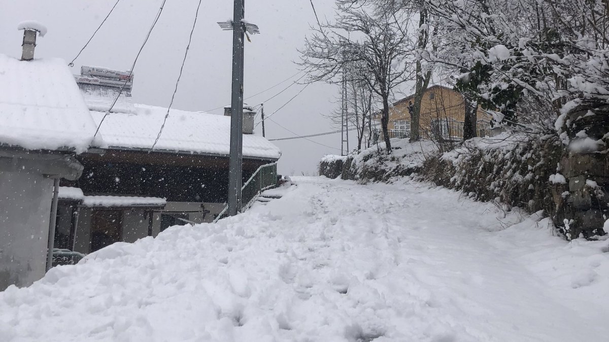 fotinosdan's tweet photo. Özlenen kar geldi❄️ https://t.co/jPZfZENttF