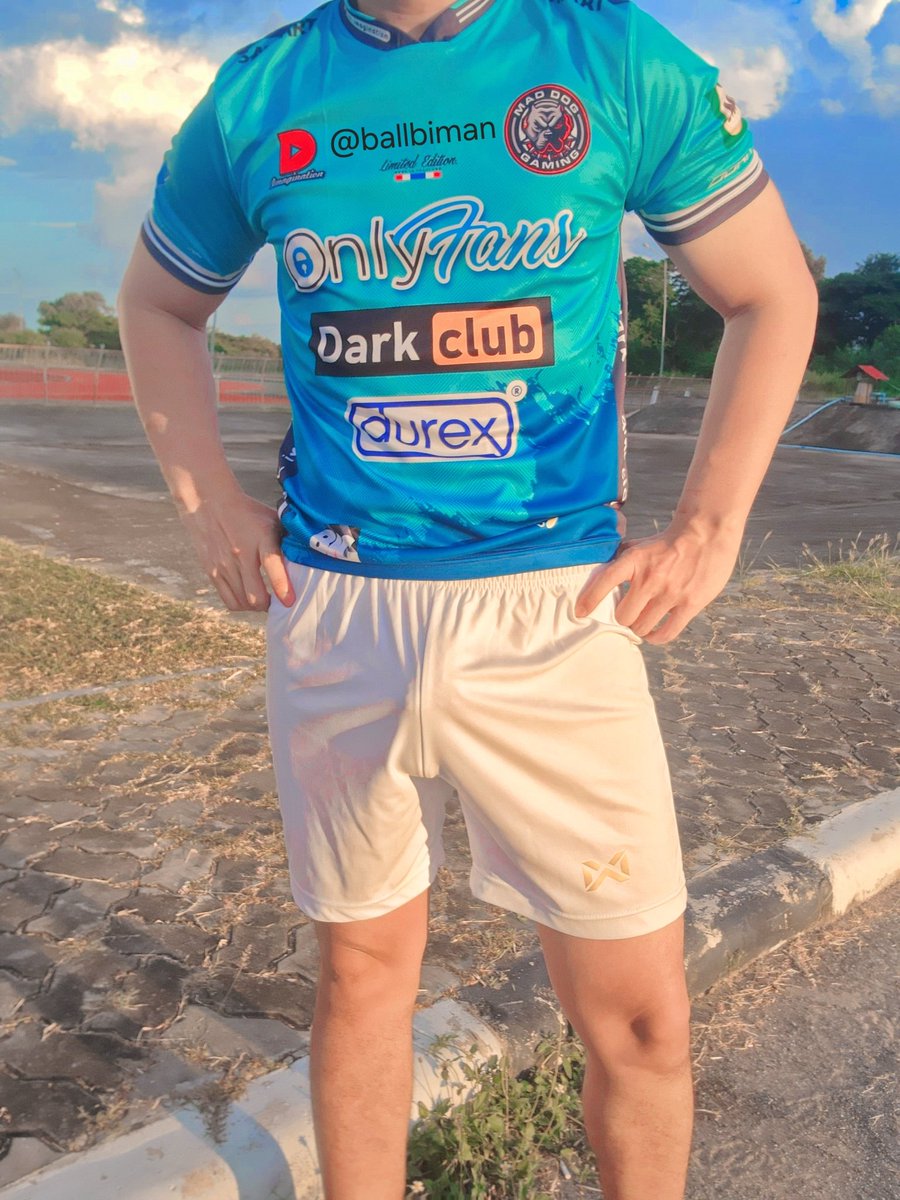 มาวิ่งด้วยกันครับ ใส่กางเกงบอลสีขาว ก็ตุงชัดมาก ใครก็ได้ช่วยทำให้ลงทีครับ #รีทวิตให้ทีงับ #บ่าวอีสานนัดเย็ด