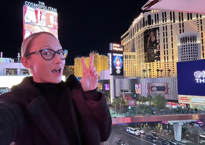 Great views, great company, great memories. (Ps yes my glasses are currently held together with tape<a href="/tag/besties"class="tags"><span>#besties</span></a>