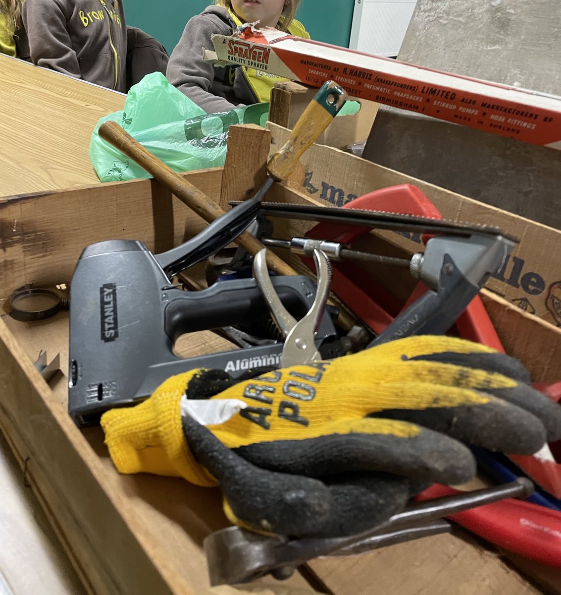 What is that used for? An introduction to tools.. 🔨🔧🪛🪚🗜️🧰 ..working towards our own little building project in a few weeks time. 🏠 👷‍♀️

#practicalskills #hernebay #girlguiding