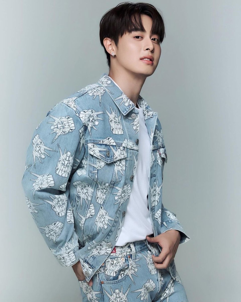 blewworaphonTH's tweet photo. หนุ่มหล่อ 

#blewworaphon_
#บลิววรพล https://t.co/nFZAkBkepJ