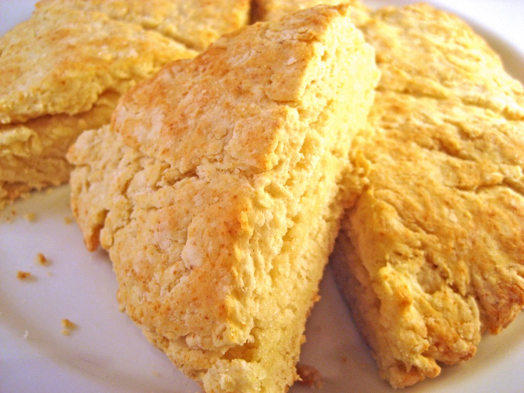 Garlic Scones - try this easy, fast, and tender bread, warm from the oven, with your next soup or stew. #cookingfortwo #bread #scones #garlic #easybread #quickbread thymeforcookingblog.com/2024/01/garlic…