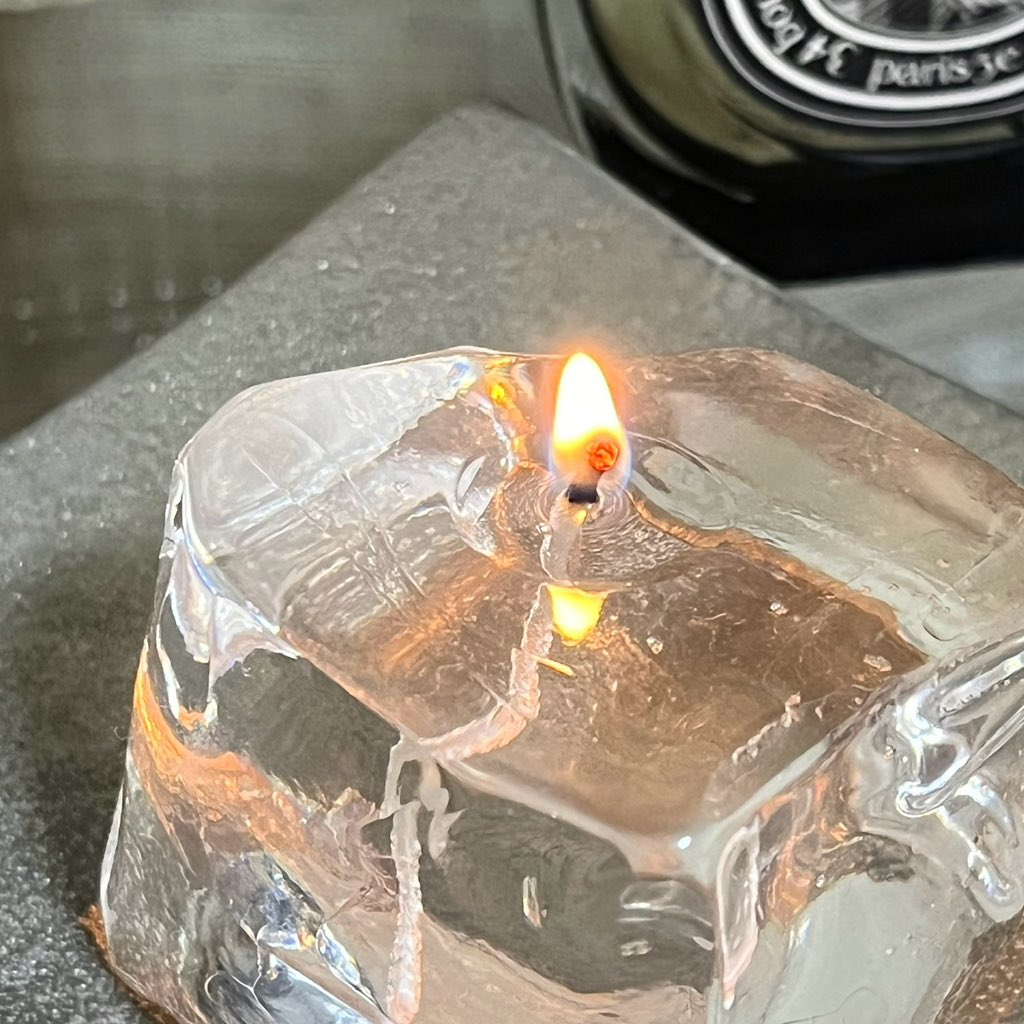 mar_sybk's tweet photo. 氷みたいなキャンドル
金木犀の香りで癒しの空間に🕯️ https://t.co/nhCPjaxHba