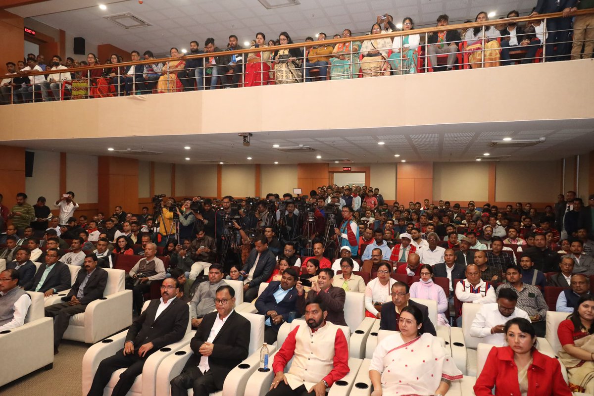 Pijush_hazarika's tweet photo. I have to admit Rahul Gandhi’s Bharat Bus Nyay Yatra has created a huge impact in Assam.

Over 150 leaders from @INCAssam and AASU are joining @BJP4Assam today. 

Good decision by @angkitadutta , @bismita_gogoi , @dipankakumar and others 👍 https://t.co/II6NIDHGv7